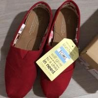 ราคา รองเท้าของแท้100% รองเท้า Toms เบอร์ 7 ยาว24 cm ของใหม่มือ1 ราคาเต็ม 2190บาท ขาย 1,650 (1322693709)