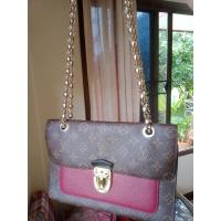 ราคา กระเป๋าสะพายข้างหนังแท้แบรนด์ Louis Vuittonไซส์ 10 นิ้วสูง 8 นิ้ว สภาพสวย เลขDC อะไหล่ปั๊มแบรนด์ทุกจุด ซับในสวยและสะอาด (17974370533)