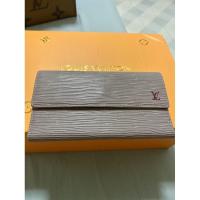 ราคา เลิกกิจการกระเป๋าสตางค์ยาว LVสามพับ สีม่วงอ่อน หนังลายไม้ ไม่แตก งานเกรด Super Hi End ของจริงสวยกว่าในรูป (7488125950)