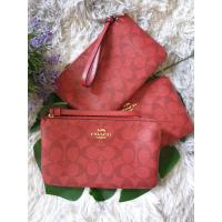 ราคา พร้อมส่งที่ไทย Coach คล้อง​มือ​ใบ​ใหญ่​ 1ซิบL ใส่ iphone Max ได้​ด้านในมีช่องใส่การ์ด​ (4274349364)