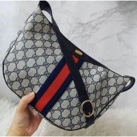 ราคา Gucci Crossbody Vintage แคนวาสสวย ภายในไม่ลอกไม่เหนียว มาเดิมๆ ซิปลื่น ขอบมุมไม่ถลอก ใส่กระเป๋าสตางค์ยาวได้ สวยมากใบนัเ (5914777573)