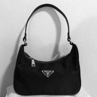 ราคา Prada Hobo bag ตู้ญี่ปุ่น มือสอง (5185917257)