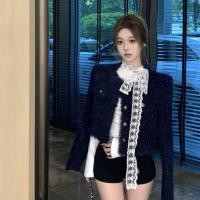 ราคา ชุดสามชิ้นสไตล์ชาแนลสำหรับหญิง: แจ็คเก็ตสีฟ้า, เสื้อยืด, กางเกงขาสั้นสีดำ (41220281859)