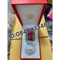 ราคา เหรียญจักรมาลาแท้ พร้อมกล่อง เหรียญจักรพรรดิมาลา เหรียญพิทักษ์เสรีชน เหรียญราชการชายเเดน เกรด A (29479450078)