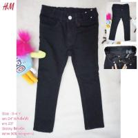 ราคา H&M กางเกงผ้ายีนส์สีดำสนิท Skinny Size 3-4 Yของลูกสาวค่ะ (29112458162)