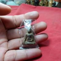 ราคา พระนางพญาเนื้อดินเก่าไม่ทราบที่ (40766443428)