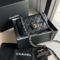 ราคา Chanel classic mini flap bag 7” (19731406720)