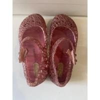 ราคา รองเท้าเด็กมือสอง สีชมพู ยี่ห้อmini melissa รุ่น campana (20671688064)