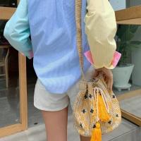 ราคา Best sellerกระเป๋าสานทรงขนมจีบพิมพ์ลายสไตล์โบฮีเมียน ก้นกว้าง จุได้มาก ใส่กระเป๋าสตางค์ใบยาวได้ สายสะพายใหญ่ (9520340041)