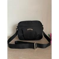 ราคา Everlast แท้ ครอสบอดี้ฐาน 8 นิ้ว งานผ้าไนลอนน้ำหนักเบา มือสองสภาพดี ซับในสะอาด ร่องรอยใช้งานเล็กน้อย (40903470891)