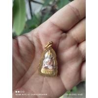 ราคา จี้เศรษฐีนวโกฏิทอง18k แบบกรอบอะครีลิค และจากวัดพระธาตุหริภุญชัย ปลุกเสกแล้ว เสริมโชคลาภ ไม่ยากจน มีความเจริญรุ่งเรือง (2824002504)