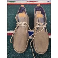 ราคา รองเท้าหุ้มข้อ ผ้ายีนส์ทำเซอร์ ขิบหนังสีเทา Clarks เชือกหนัง 2รู (56851408169)