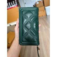 ราคา กระเป๋าสตางค์ใบยาว Tory Burch (ทอรี่ เบิร์ซ) Fleming Soft มือสอง ของแท้% สภาพสวย มีร่องรอยใช้งานเบาๆ แต่สภาพยังสวย✨ (28913301477)