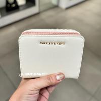 ราคา CHARLES & KEITH( มีโค้ดลด30%) รุ่น ZIPPED SMALL WALLET. กระเป๋าสตางค์ใบสั้น ของแท้จากช็อป100% (1047729948)