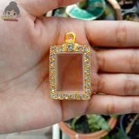 ราคา กรอบพระชุบทองล้อมเพชร | ใส่พระคำหมาก,พระปากน้ำรุ่น6ได้ | กว้าง2.0*สูง2.9ซม.(ขนาดจอกระจก) (23506440424)