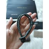 ราคา Bottega veneta bracelet สีเทา Shop Kingpower (3266176836)