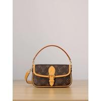 ราคา Louis Vuitton Nano Diane สายคล้องไหล่ที่ถอดออกได้โลโก้ตัวอักษรหนัง Trim Baguette กระเป๋าสะพายแบบพกพาผู้หญิงยุคกลาง M83298 (49453066311)