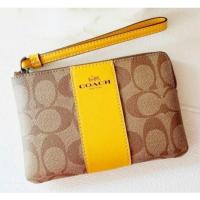 ราคา Coach คล้องมือ ไซส์ S 1 ซิป รับประกัน แท้ % (16778741298)