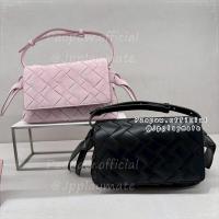 ราคา Charles & Keith กระเป๋า รุ่น Ivette Recycled Suede Woven Crossbody Bag : CK2-80151564-1 แท้จากชอป พร้อมถุงกระดาษ (43772769088)