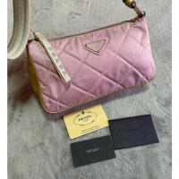 ราคา Prada Lilla Tessuto Nylon crossbody bag ของแท้ ปราด้า กระเป๋ามือสอง แบรนด์เนม กระเป๋าสะพายข้าง สีชมพู (12962739370)