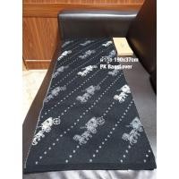ราคา ผ้าคลุมไหล่/ผ้าพันคอ Coach ลายรถม้า สีดำ ผ้าวูล ขนาด 190x37 cm (15373750917)