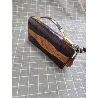 ราคา กระเป๋าถือสะพายได้หนังจระเข้แถมพวงกุญแจมือจระเข้แท้ (มือสอง) (26272504545)