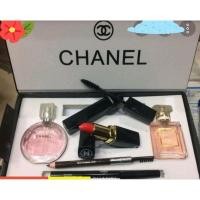 ราคา ชุด Makeup พร้อมน้ำหอม 2ขวด2กลิ่น(Chanel 5in1 Gift set) สินค้า Pre-Order เหมาะสำหรับเป็นของขวัญหรือใช้เอง ราคาพิเศษจริงๆ (23056036944)