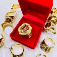 ราคา แหวนหลวงพ่อโสธร ลงยาแดง เพชรล้อม ฝังเพชรอย่างดี งาน18k ไม่ลอกไม่ดำ (26987297704)