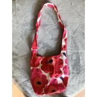 ราคา Marimekko สะพายข้าง ลาย Unikko (10169052301)