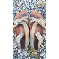 ราคา รองเท้าแตะ Birkenstock มือสองแท้ (8996555562)