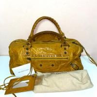 ราคา กระเป๋า มือสอง ของแท้ Balenciaga Caramel City สภาพดี (46501208687)