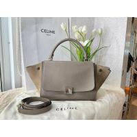 ราคา Used Celine Trapeze สี Souris Size Small ของใหม่ 8 หมื่น (23246881438)