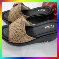 ราคา Calbi klx 1809 รองเท้าแตะสีครีมรองเท้าส้นเตารีด (28533457663)