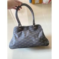 ราคา How กระเป๋าสะพาย มือสอง (29225528802)