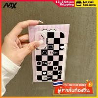 ราคา เคสไอโฟน11 15 สีดำและสีขาวหมีตาราง สําหรับ IPhone 11 13 12 7Plus 14 15 11 Pro MAX 8 7 Plus X XR XS Max SE Luxury Case (23464898170)