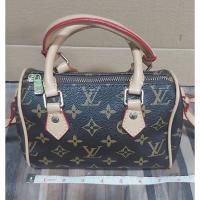 ราคา กระเป๋ามือสองทรงหมอนมินิ (19165311423)