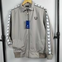 ราคา FREED PERRY Casual Jacket โลโก้ปักสีเทา - วัสดุ Lotto พรีเมี่ยมของ Unisex (43610278597)