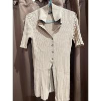 ราคา เสื้อคอปกมีกระดุม สีน้ำตาล ป้าย cps มือ2 (23064339580)