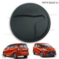 ราคา ครอบ ฝาถังน้ำมัน ครอบฝาถังน้ำมัน สีดำด้าน สำหรับ Toyota Sienta ปี 2017-2018 (7346654613)