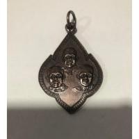 ราคา พระบ้านแท้ๆ100% เหรียญสามพระอาจารย์ เสาร์ มั่น สิงห์ หลังยันต์นกคุ้ม (41658551634)