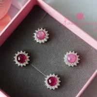 ราคา Rosen'marry/ ต่างหูทับทิมแท้ล้อมเพชร ตัวเรือนเงินแท้ใส่ได้ทุกวันไม่แพ้คัน จัดส่งพร้อมกล่อง RE007 (8115472768)