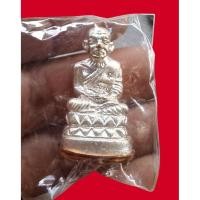 ราคา หลวงปู่ทวดลอยองค์ บัวรอบใหญ่ วัดบวรนิเวศฯ พ.ศ.2543 พิธีเสาร์5 สมเด็จพระสังฆราชฯ ญสส เนื้อนวะโลหะพรายเงิน ฐานทองแดง แท้ (49302858709)