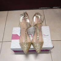 ราคา Liquidation - รองเท้าส้นสูงหมุด louboutin ไซส์ 38 (43163484712)