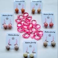 ราคา ต่างหูพลาสติกลูกเต๋า (11157902617)