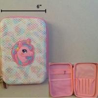 ราคา กล่องดินสอ EVA Smiggle 3D ลายด้านหน้านูนขึ้นมาค่ะ ลาย ม้าน้อย โพนี่ สีขาว (My Little Pony) ขนาด 6x8.5x1.5 นิ้ว (1643005251)