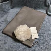 ราคา (ส่งต่อ/มือ1) กระเป๋าคลัทช์ หนัง PU 9”x12” แบรนด์ Earth music & ecology (ได้ปอมด้วยจ้า) (5647979294)