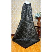 ราคา ซิ่น ผ้าไหมมัดหมี่ 3ตะกอ ขนาด 1x2เมตร พื้นสีดำ รหัส R2Q-KN-1115682 (50401438161)