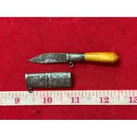 ราคา มีดหมอ มีดปากกา สาริกา หลวงพ่อเดิม วัดหนองโพ งาแท้เครื่องรางแกะจากช้างแท้100% หุ้มเงินแท้ 100% ลายไทย ปี 2470 (43823549159)