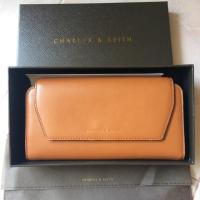 ราคา Charles&keith Long Wallet แท้ 100% กระเป๋าสตางใบยาว charles&keith มือ 2 (2185054063)