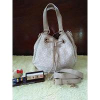 ราคา กระเป๋าสะพายยาวสีครีมdkny (22405172556)